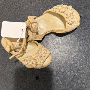 Elegant Cream Women's Sandals